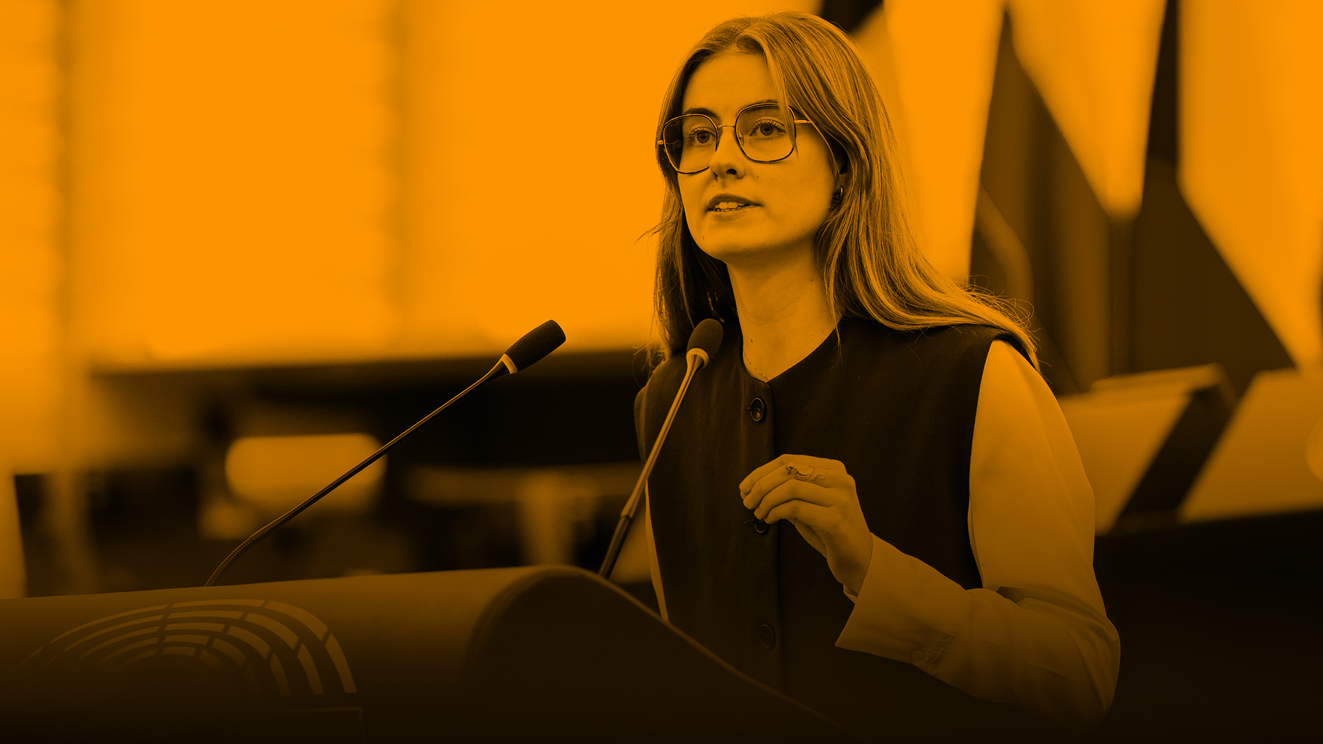 Le capitalisme fossile contre le droit des peuples – Entretien avec Emma Fourreau